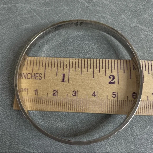Vintage Mid-Century North African Silver Bangle Bracelet - Picture 8 of 9
